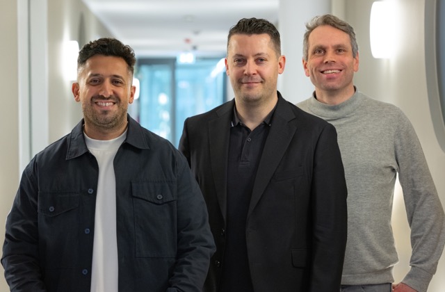 Ahmad Hotet, Ben Moser (Geschäftsführende Gesellschafter von pilot suisse) und Kristian Meinken, CEO pilot Agenturgruppe